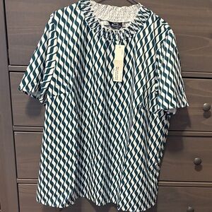 BloomChic Short Sleeve Wave-Print Shirt - Green & White